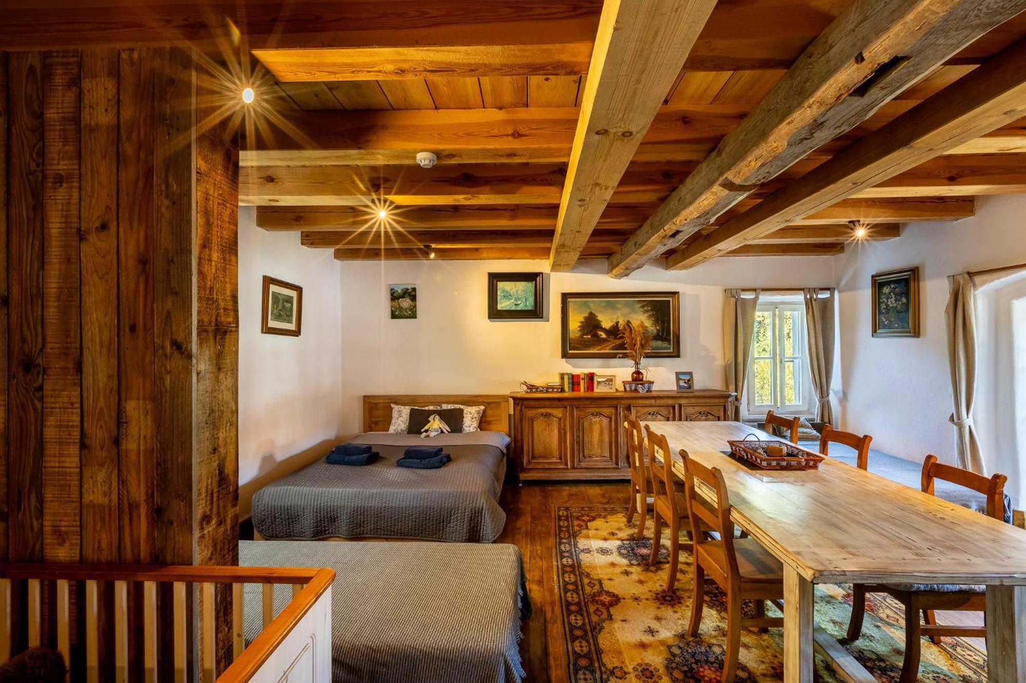Gosciniec Pod Zajacem Bed & Breakfast Oleśnica Екстериор снимка
