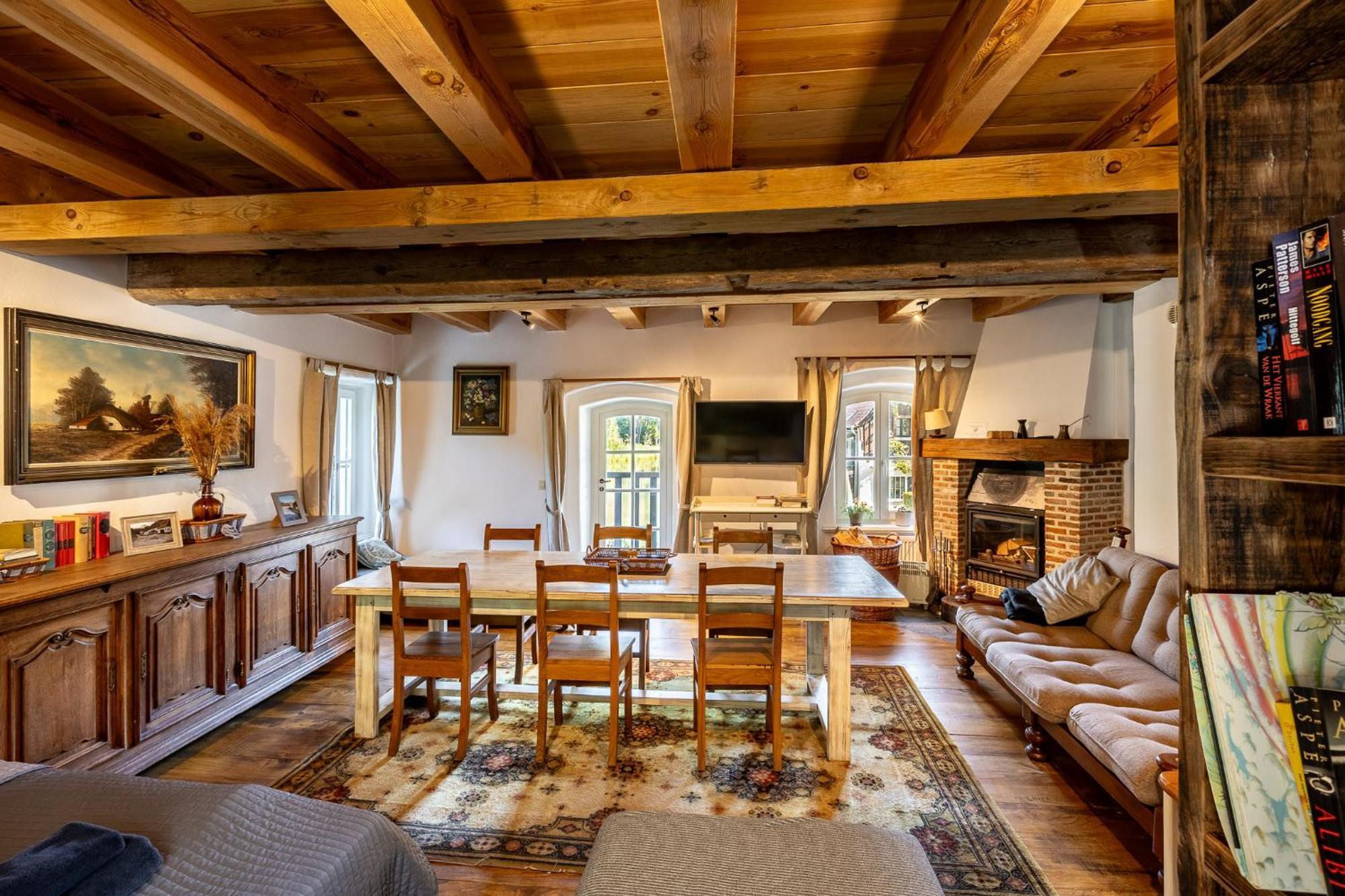 Gosciniec Pod Zajacem Bed & Breakfast Oleśnica Екстериор снимка