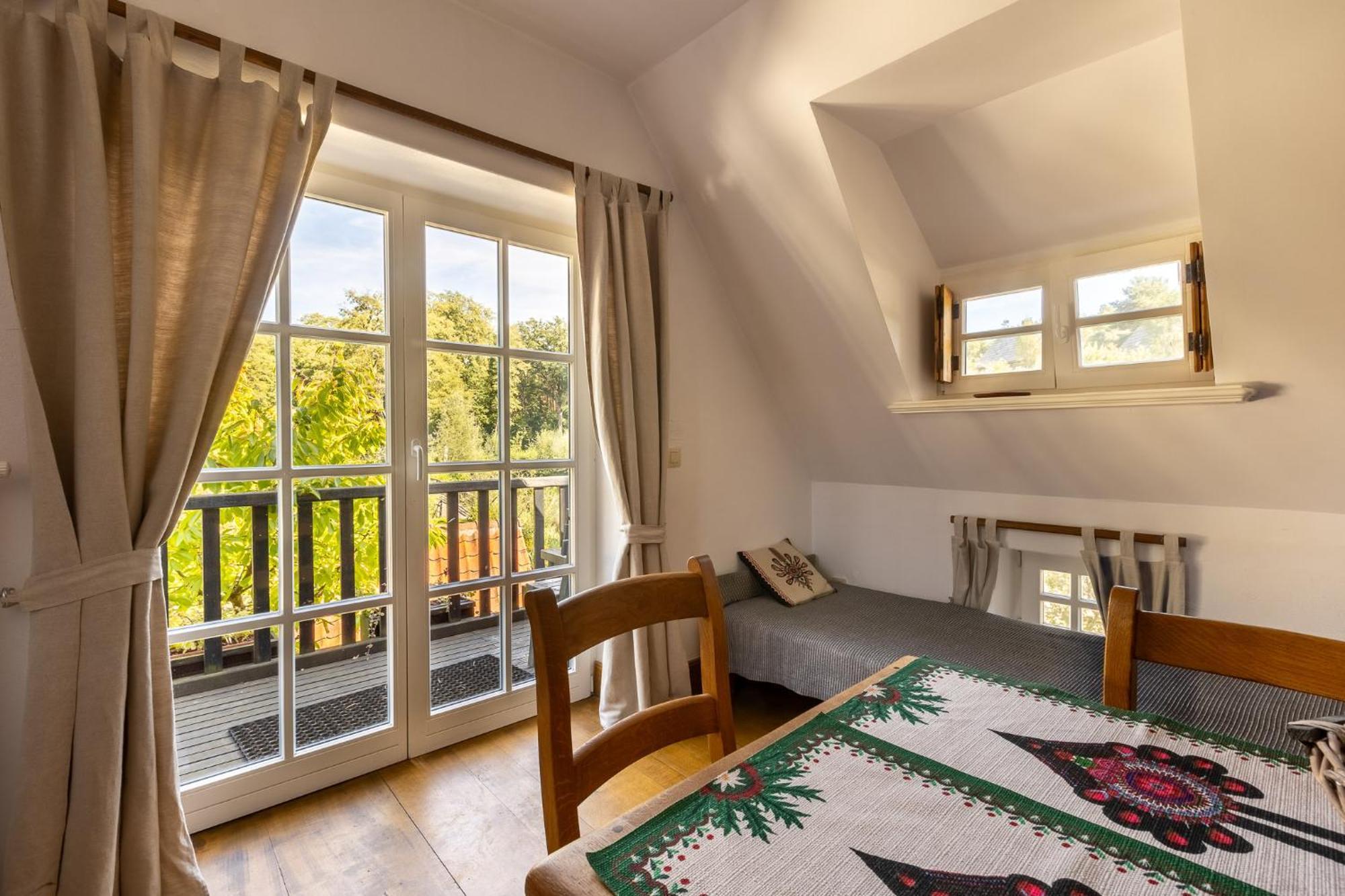 Gosciniec Pod Zajacem Bed & Breakfast Oleśnica Екстериор снимка