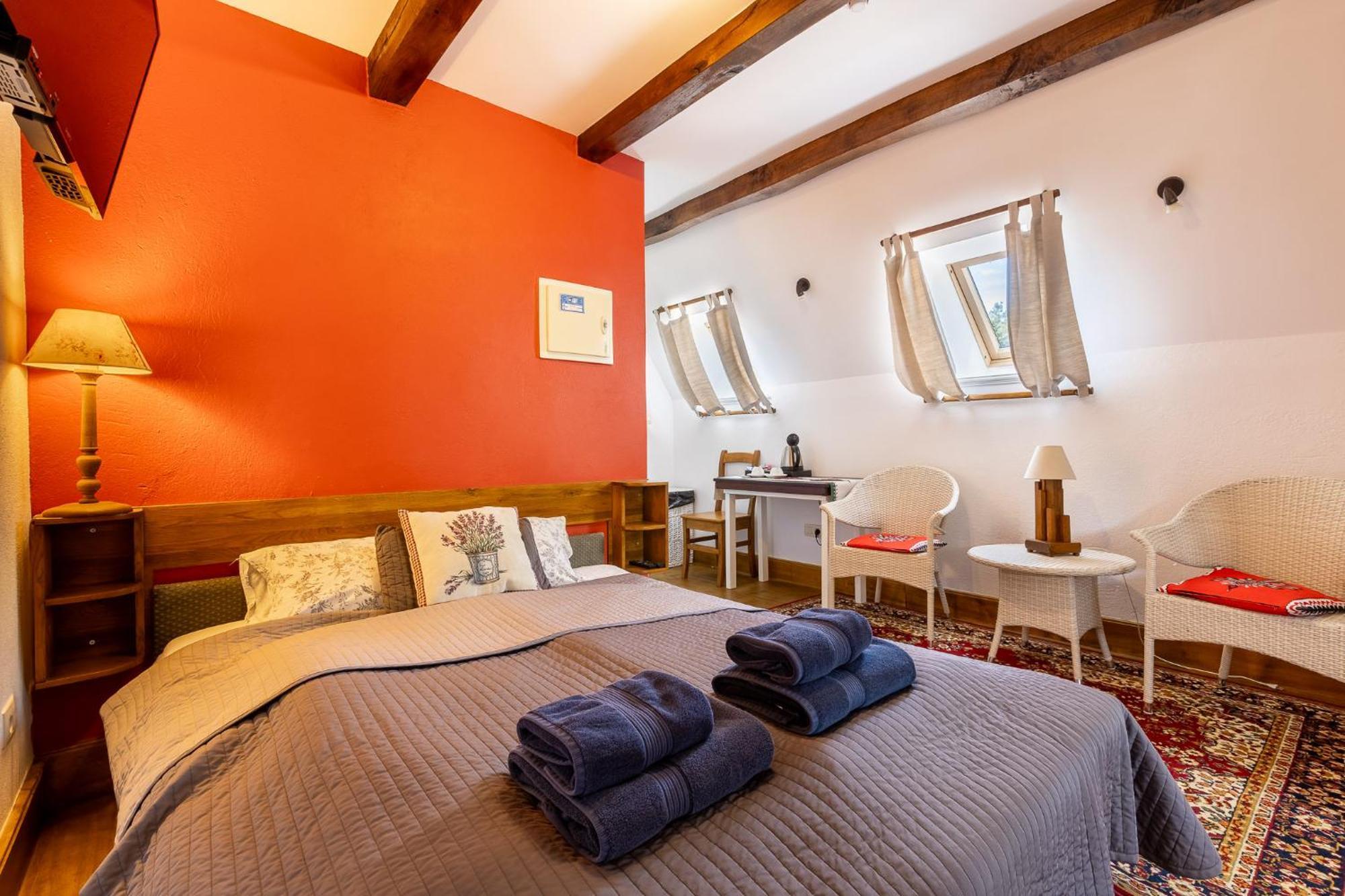 Gosciniec Pod Zajacem Bed & Breakfast Oleśnica Екстериор снимка