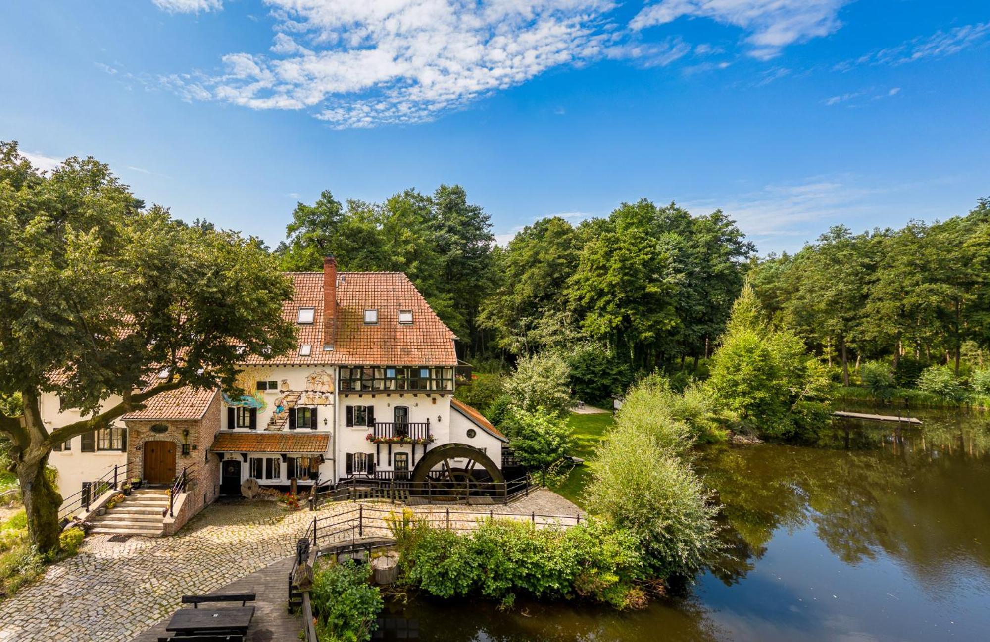 Gosciniec Pod Zajacem Bed & Breakfast Oleśnica Екстериор снимка